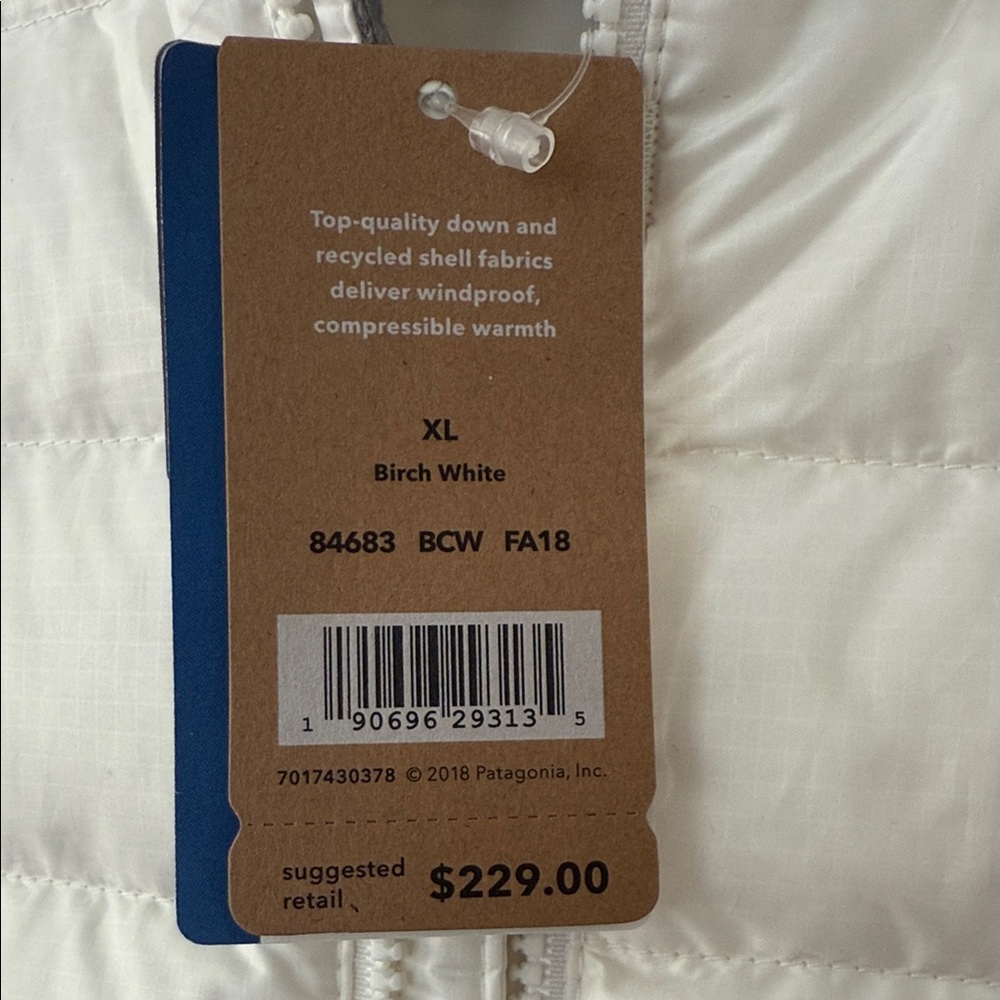 Patagonia Women's Cream Puffer Jacket - Picture 2 of 4